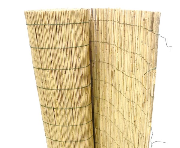 Schilfrohrmatte „Bambussi“ 100 × 500 cm – Natürlicher Sichtschutz mit grün ummanteltem Bindedraht